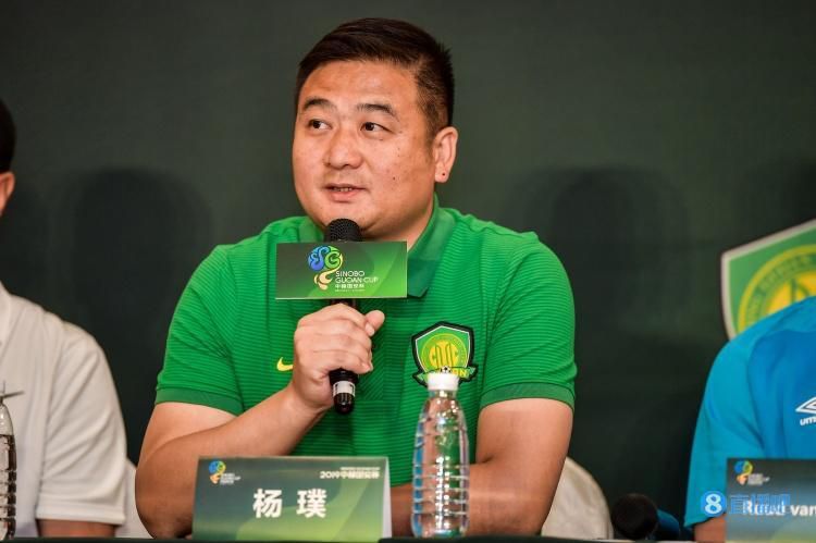 班长让我吃她胸
