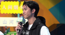 我的胸大被同学玩舒服